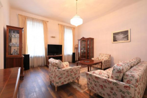 Alan's Downtown Apartment